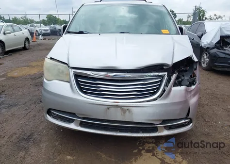 2011 Chrysler Town & Country Touring z USA, uszkodzony, nr VIN 2A4RR5DG3BR624976